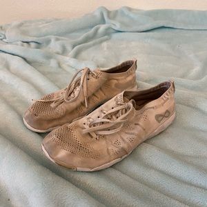 used nfinity cheer shoes